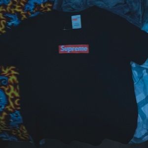 Black supreme t shirt